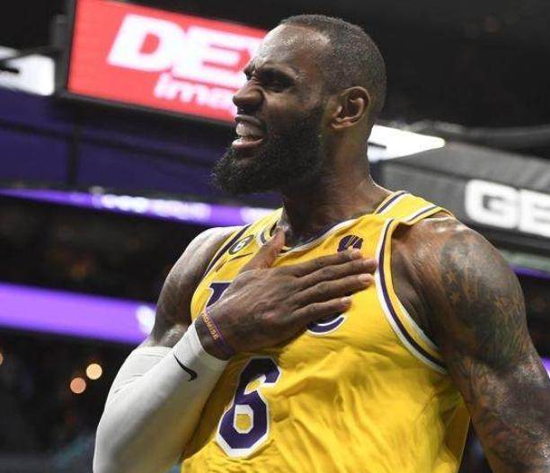 黄金甲体育-梭哈首轮是詹姆斯球队传统 湖人对其未来没有信心