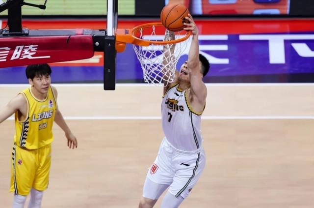 黄金甲体育官方网站-实力差距悬殊!辽宁替补碾压广厦 总冠军已在招手