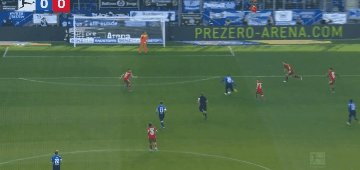 黄金甲体育-【德甲】莱万头球破门扳平 拜仁1比1客平霍芬海姆