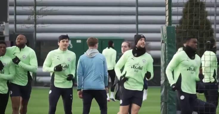 黄金甲体育官网-周中欧冠能否上场？尼科-冈萨雷斯参加了曼城今天的公开训练